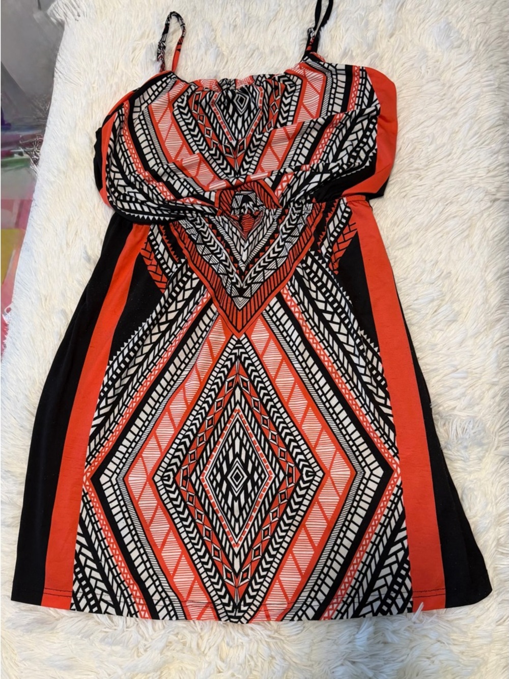 Sleeveless Geometric Print Dress in Red and Black